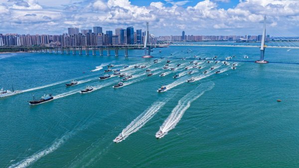 乐融配 “海鲜自由”不止现在！2025湛江开渔文化嘉年华盛大举行，让每个月都是开渔季